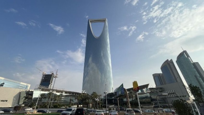 US pulls non‑essential staff from Riyadh after Saudi attacks