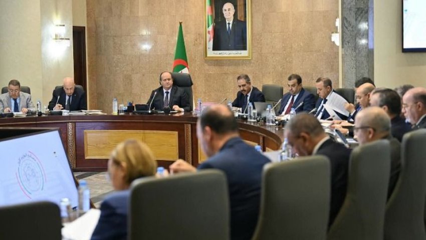 Prime Minister Ghrieb Leads Meeting on Industry Integration, Drug Strategy and Railway Project